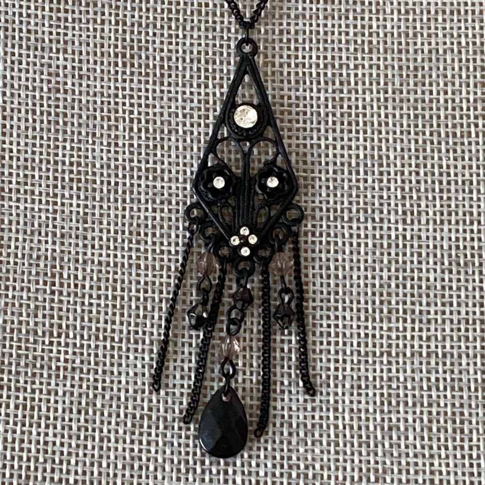 Hot Topic Dangling Goth Style Pendant Black Necklace One Matching Earring